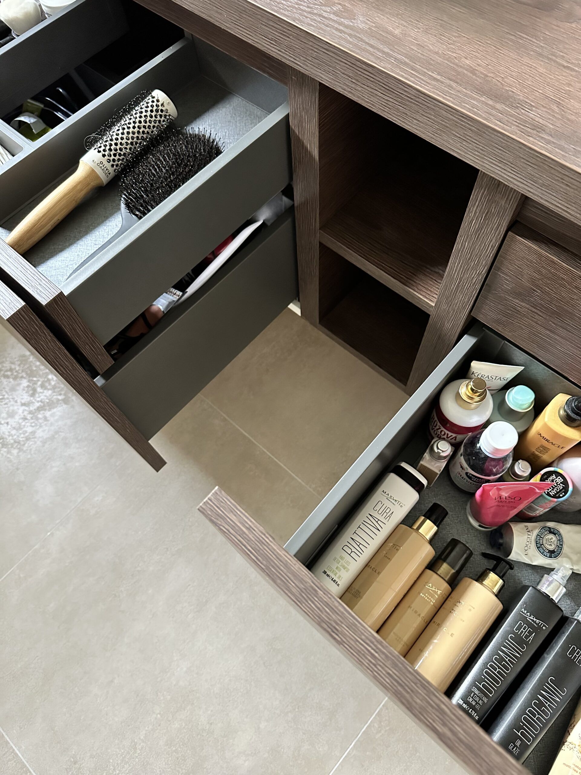 Koupelnová skříňka Opera Plus Koupelnová skříňka Opera Plus